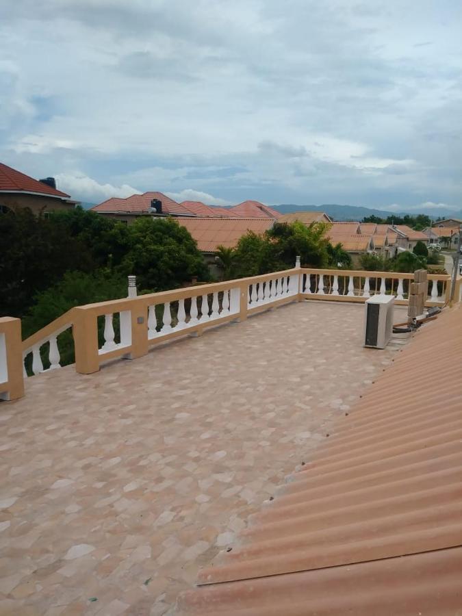 Apartamento Irie Hideaway - Private Studio In Gated Community --Caribbean Estates, Portmore Exterior foto