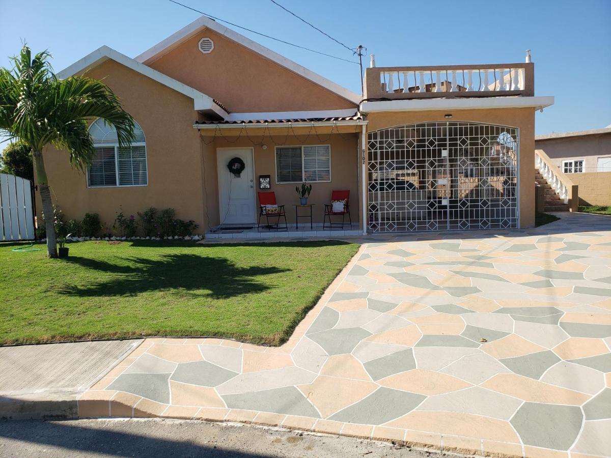 Apartamento Irie Hideaway - Private Studio In Gated Community --Caribbean Estates, Portmore Exterior foto