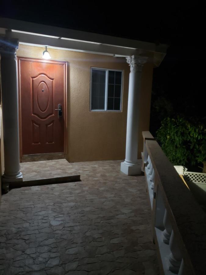 Apartamento Irie Hideaway - Private Studio In Gated Community --Caribbean Estates, Portmore Exterior foto